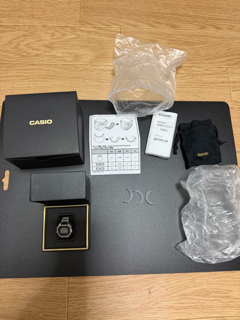 【新品未使用・付属品完備】 CASIO CRW-001-1JR リングウォッチ