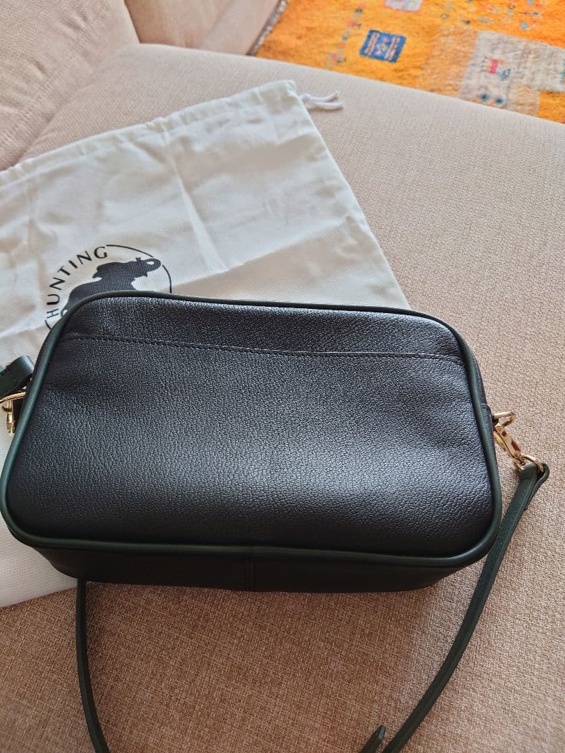 HUNTING WORLD ブラックレザーショルダーバッグ