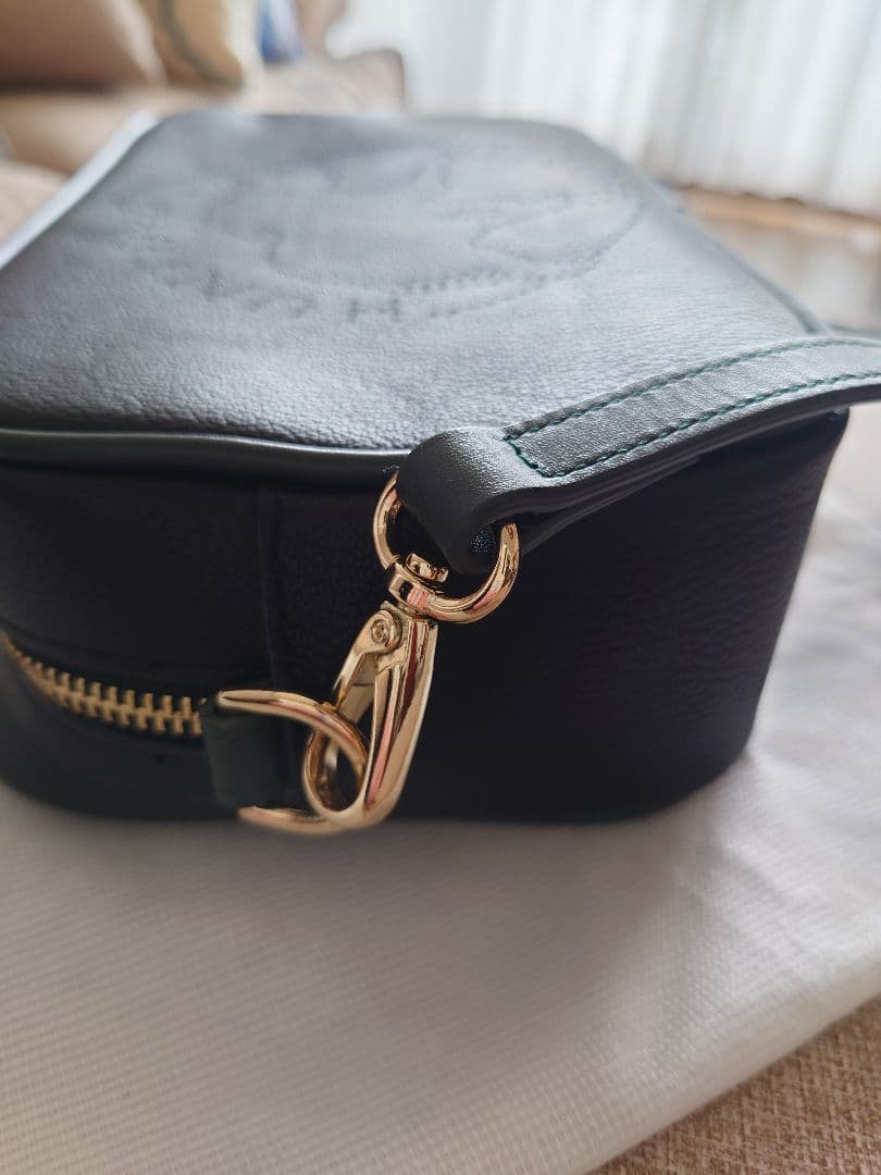 HUNTING WORLD ブラックレザーショルダーバッグ