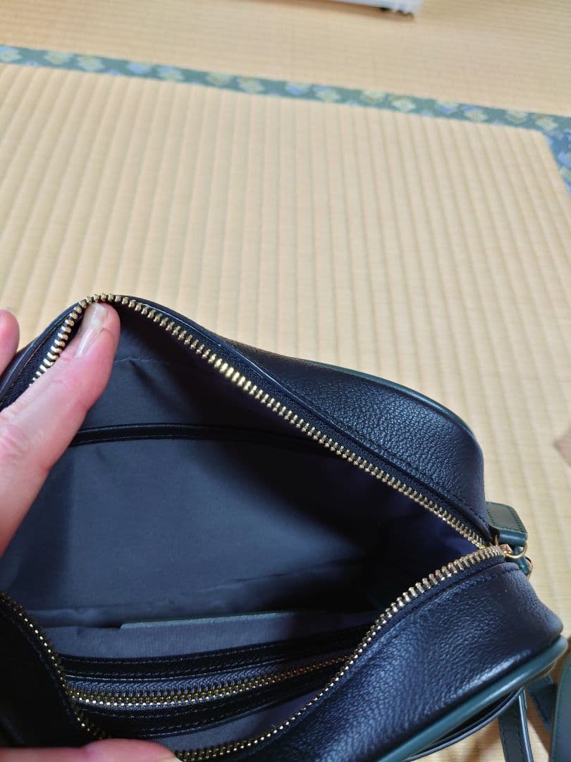 HUNTING WORLD ブラックレザーショルダーバッグ