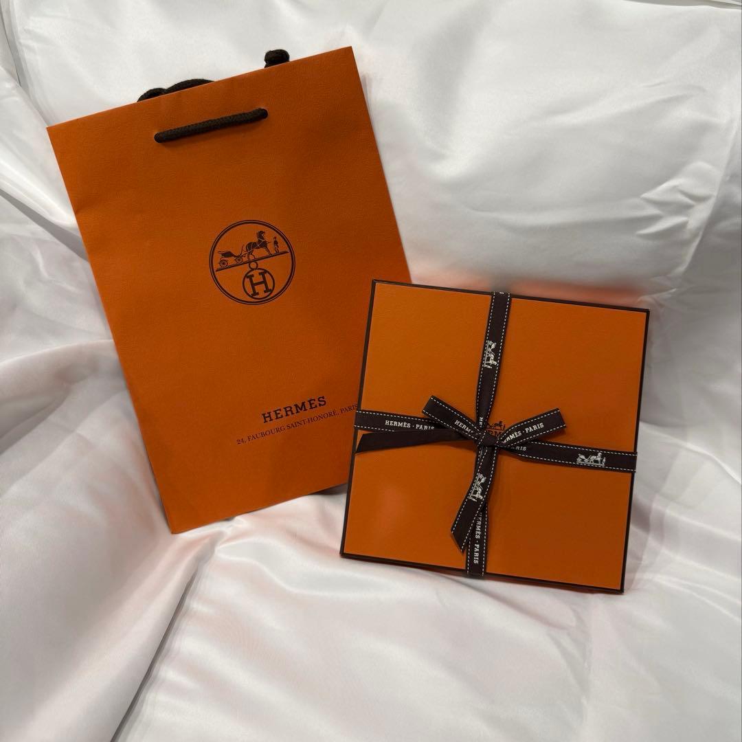 HERMES エルメス　カレ・タオル ステアーズ 新品未使用　アイボリー