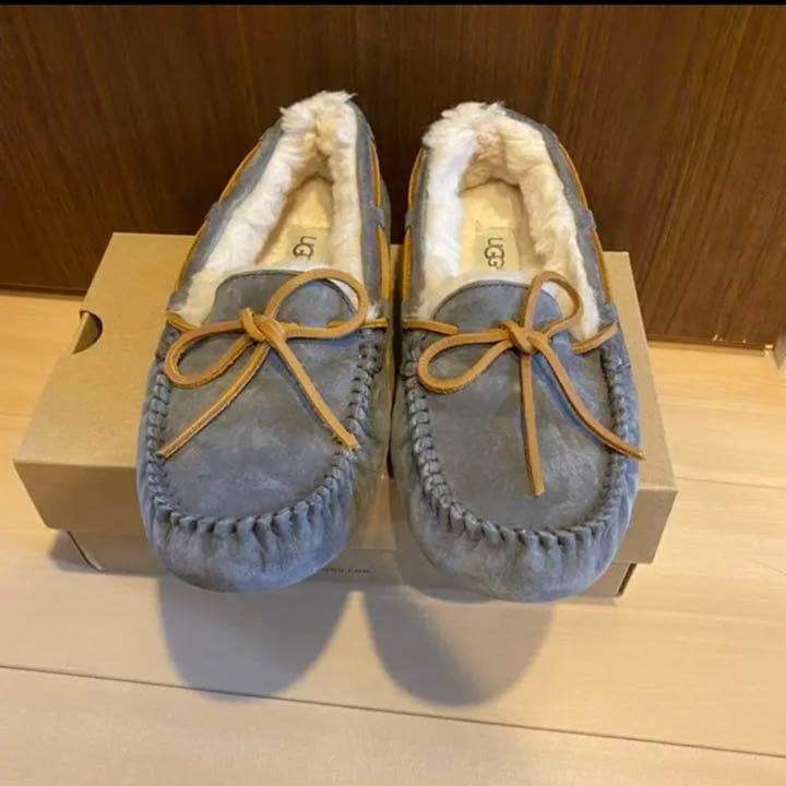 UGG モカシン　DAKOTA 24センチ