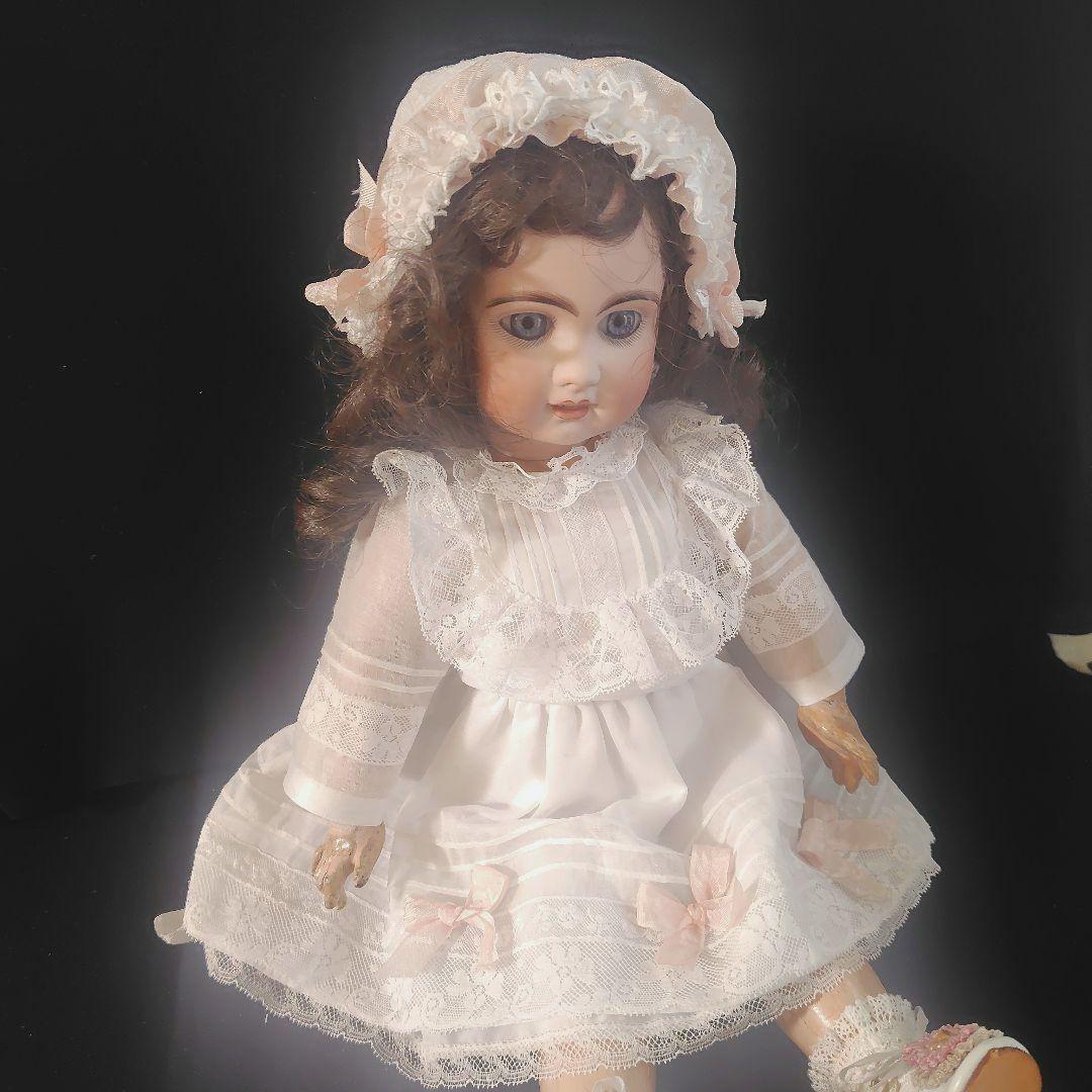 真っ白なアンティークドールドレスとボネのセット