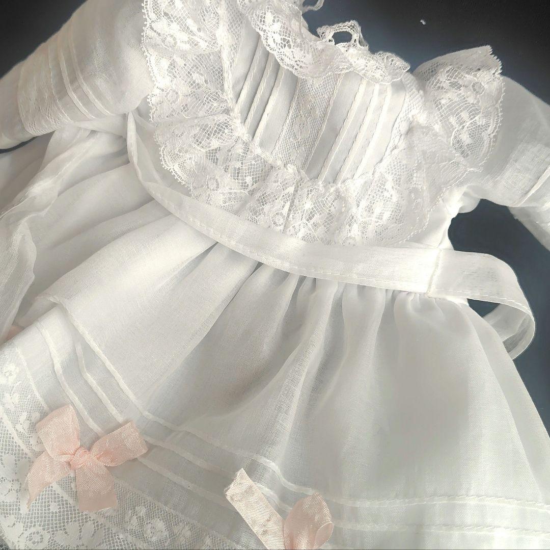 真っ白なアンティークドールドレスとボネのセット