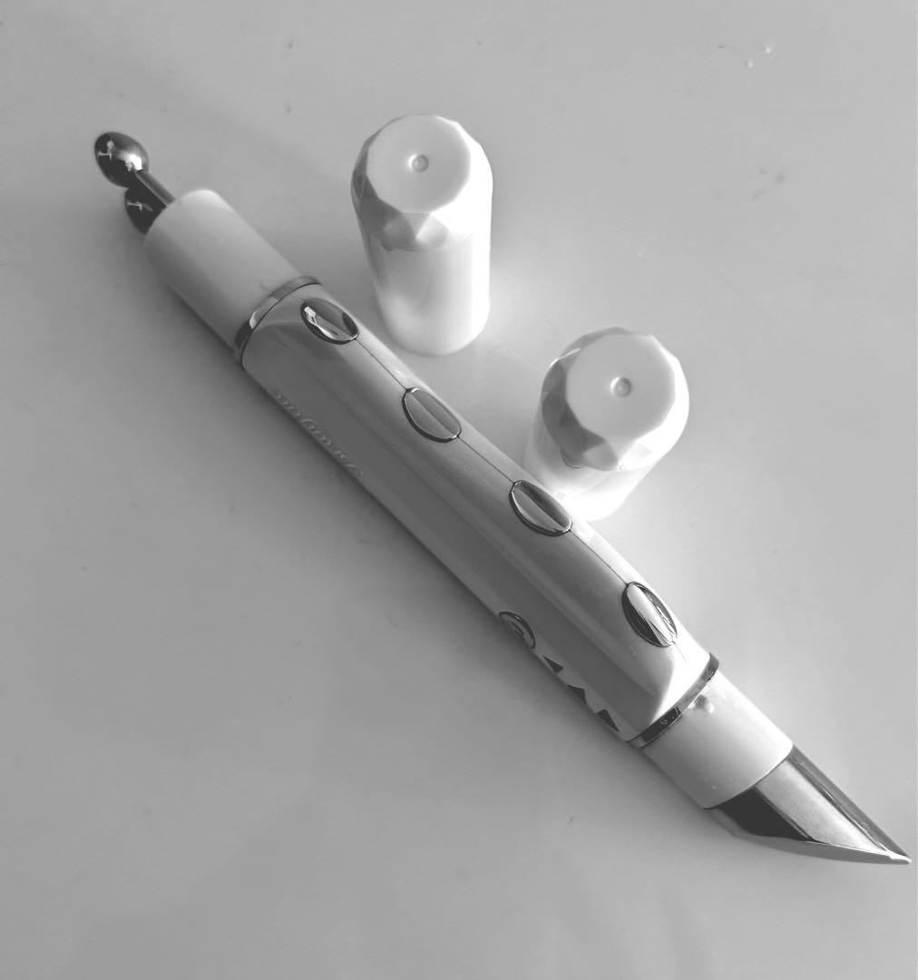 【新品同様】ピカ子美顔器　NEW ブランフィーネ　トリプルブースターEMS美顔器