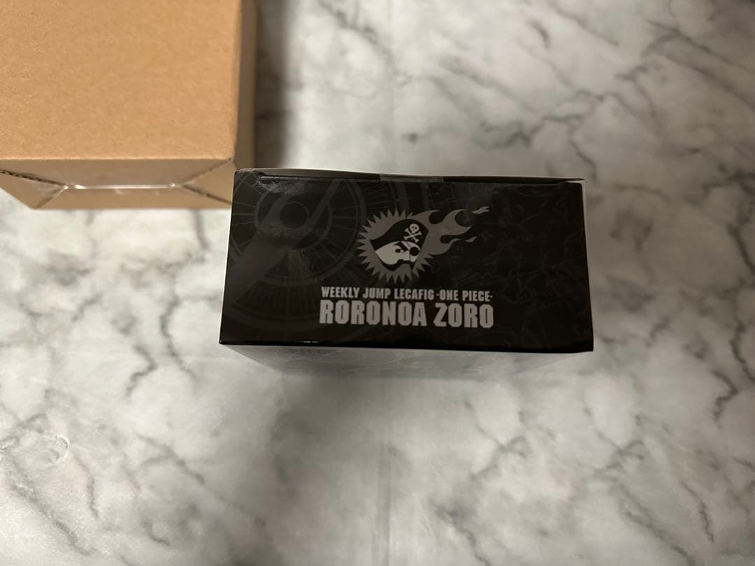 新品未開封 ワンピース ロロノア・ゾロ　フィギュア カード