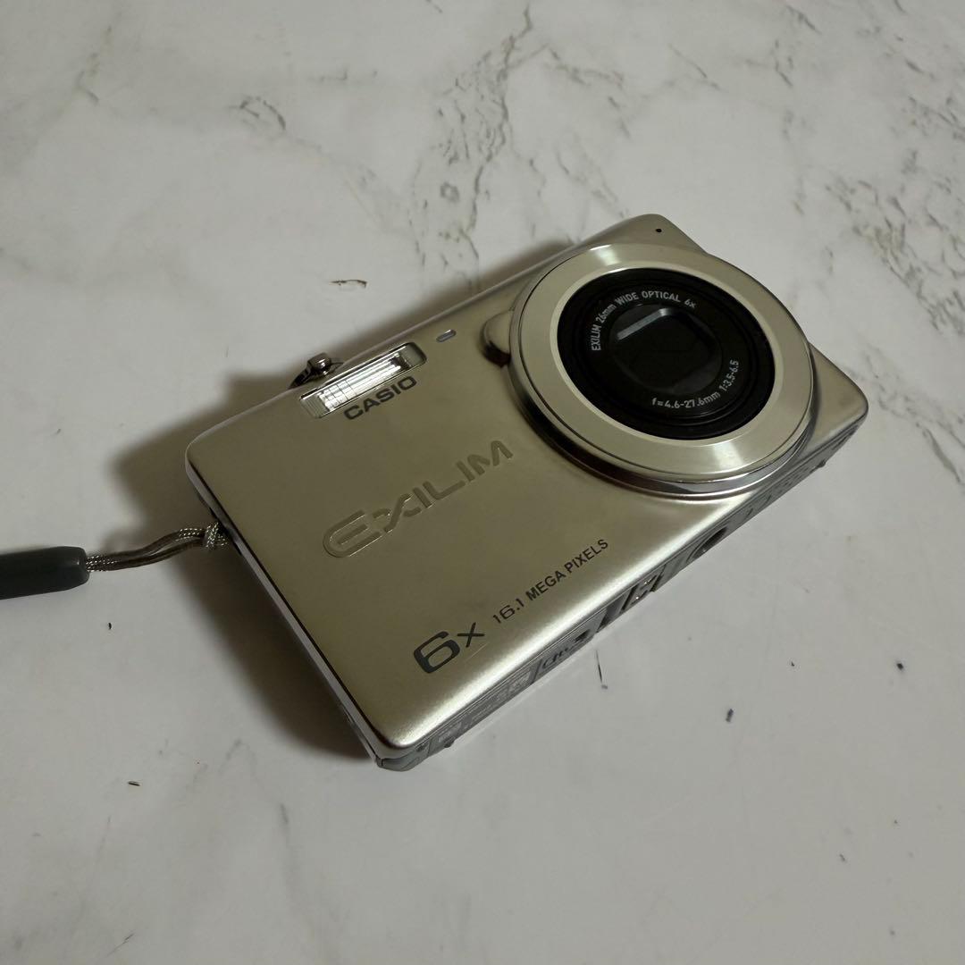 m3416 CASIO EXILIM EX-Z780 デジカメ シルバー