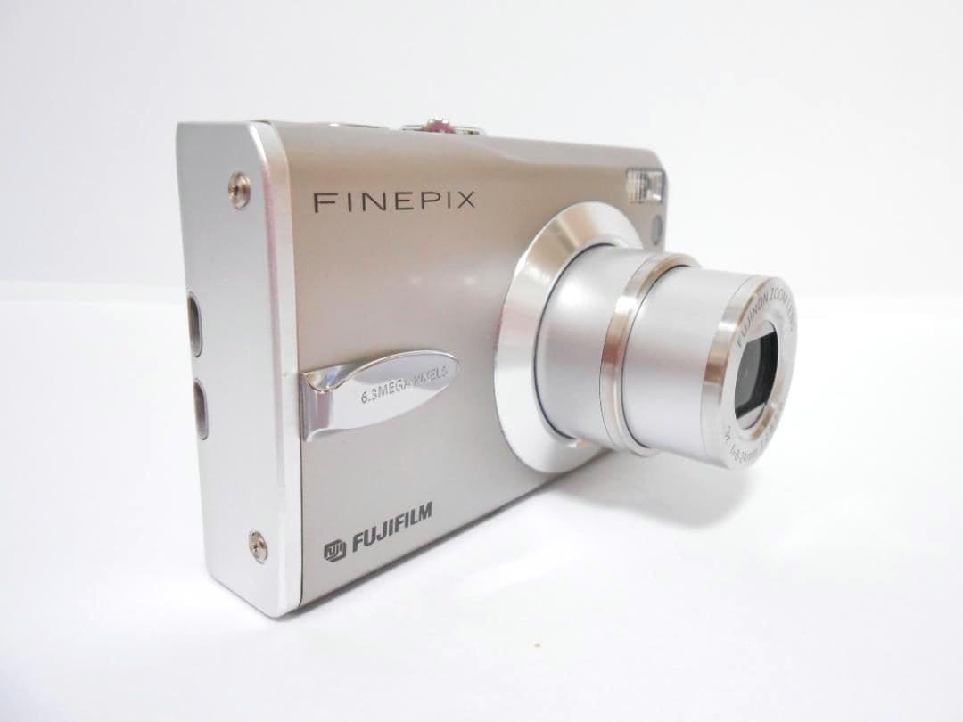 【お値下げ歓迎・美品】 FUJIFILM FinePix F30 シルバー