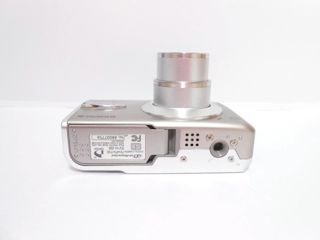 【お値下げ歓迎・美品】 FUJIFILM FinePix F30 シルバー