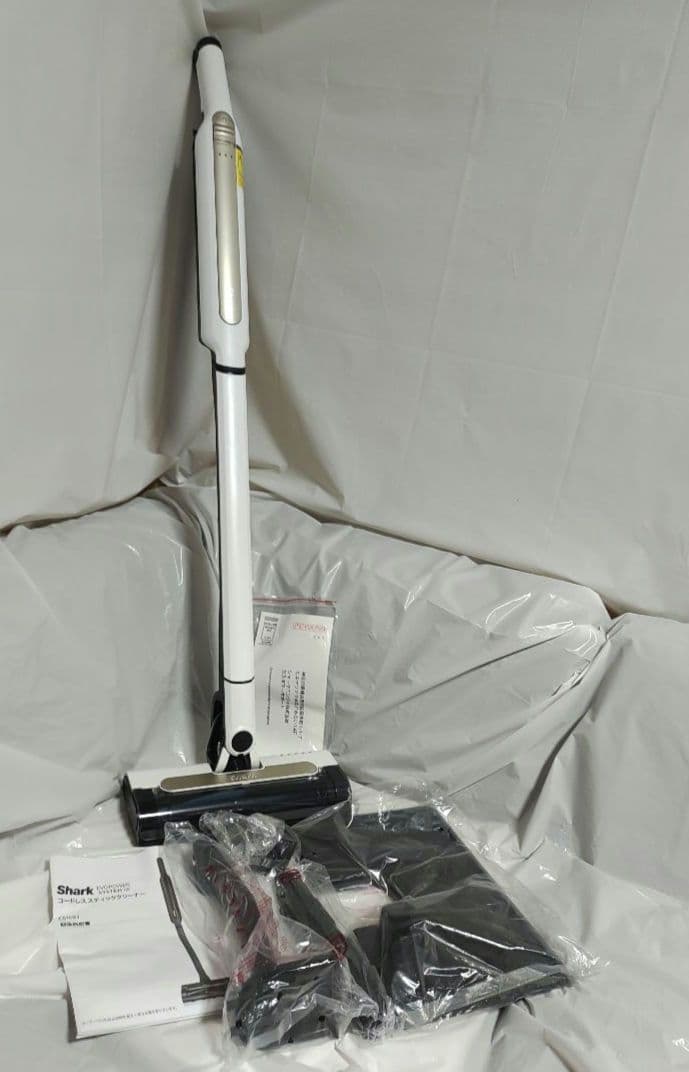 メーカー保証有 美品 シャーク コードレスクリーナー CS100J
