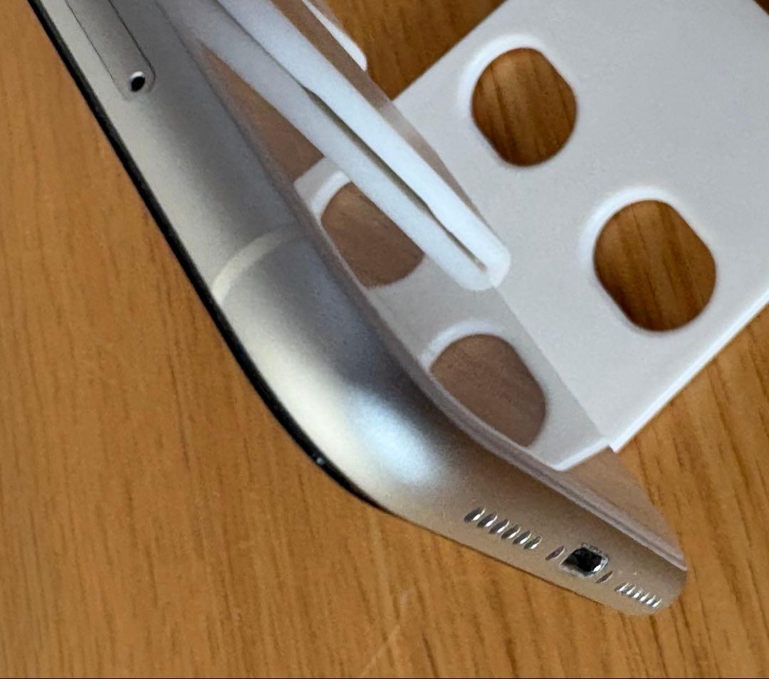 【美品】iPhone11 128GB ホワイト SIMロック解除済