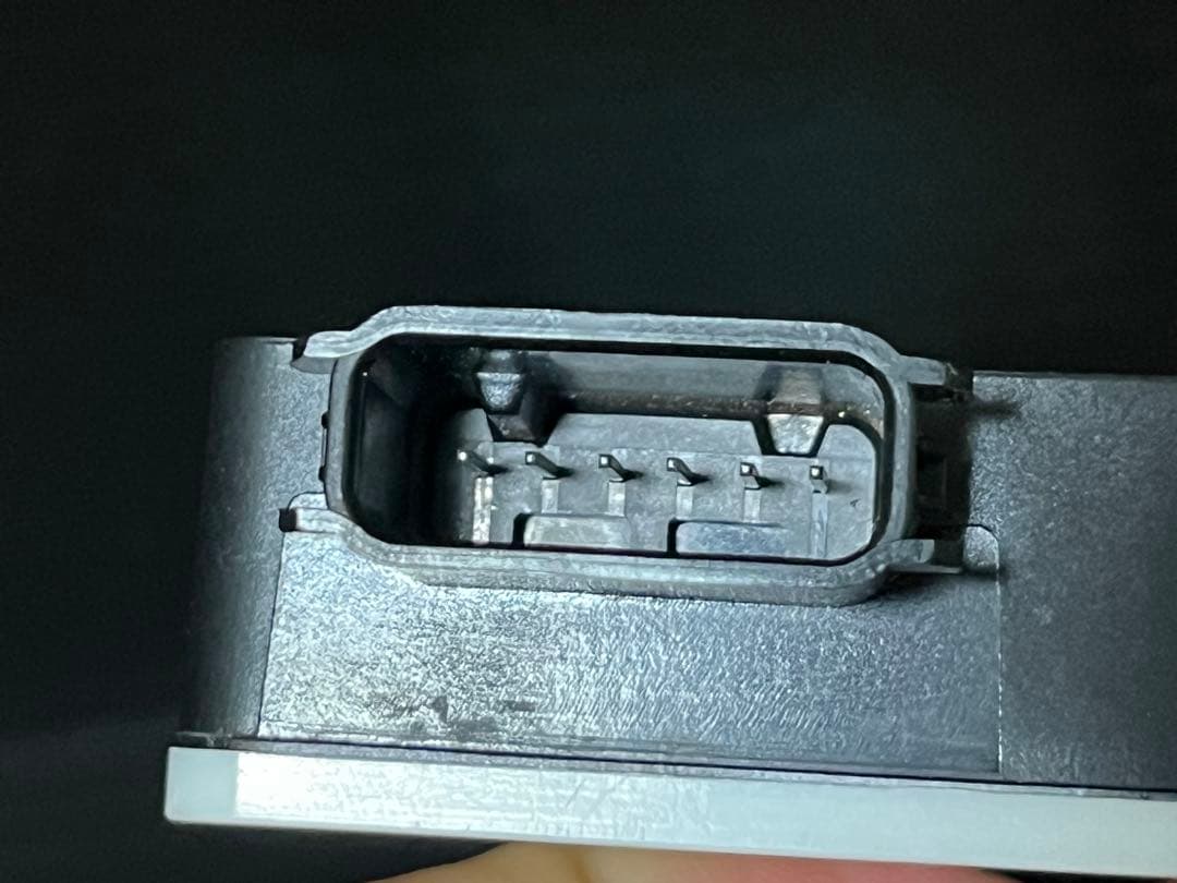 メルセデスベンツ　純正　レーダーセンサー　000-905-8702