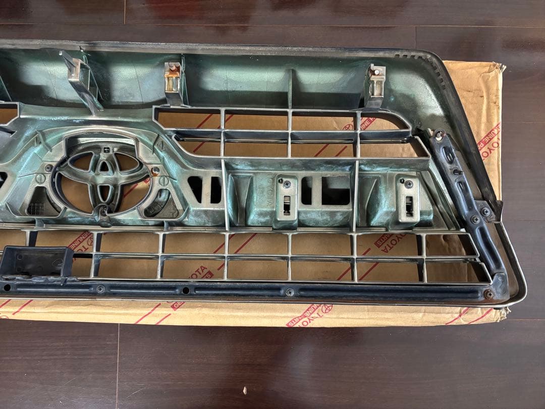 トヨタ ハイラックスサーフ215 クロームメッキ グリル