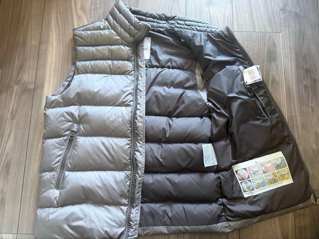 モンクレール ダウンベスト　グレー