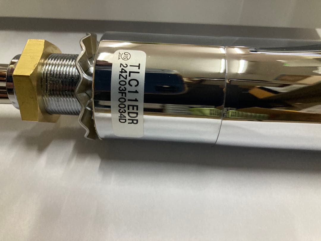 TOTO 手洗器用小型電気温水器と 専用水栓(¥81.950)