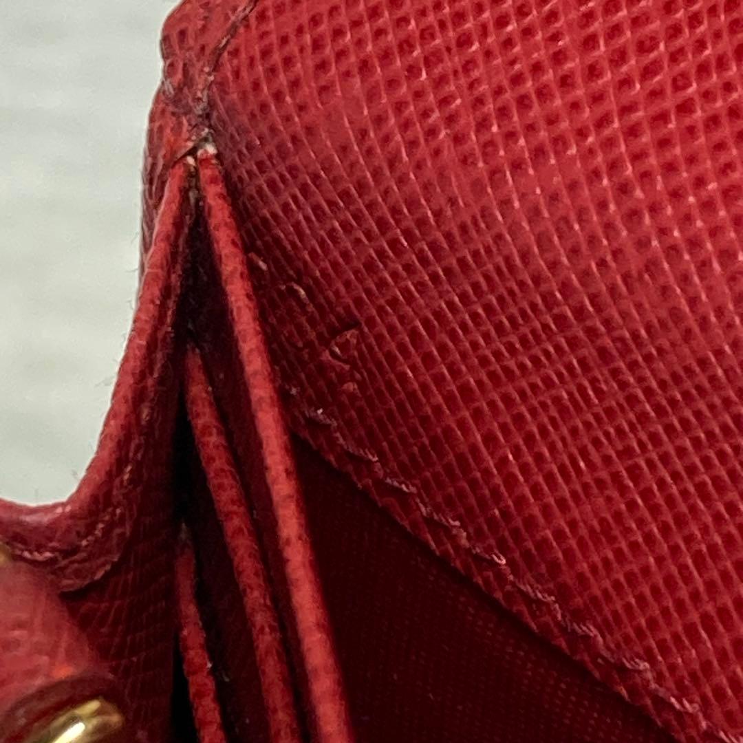 早い者勝ち　極美品　PRADA プラダ　二つ折り　長財布　赤　サフィアーノ