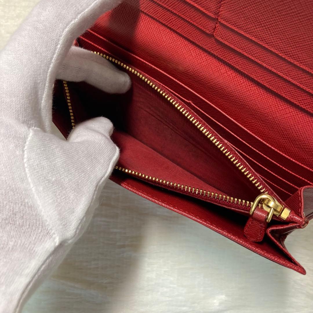 早い者勝ち　極美品　PRADA プラダ　二つ折り　長財布　赤　サフィアーノ