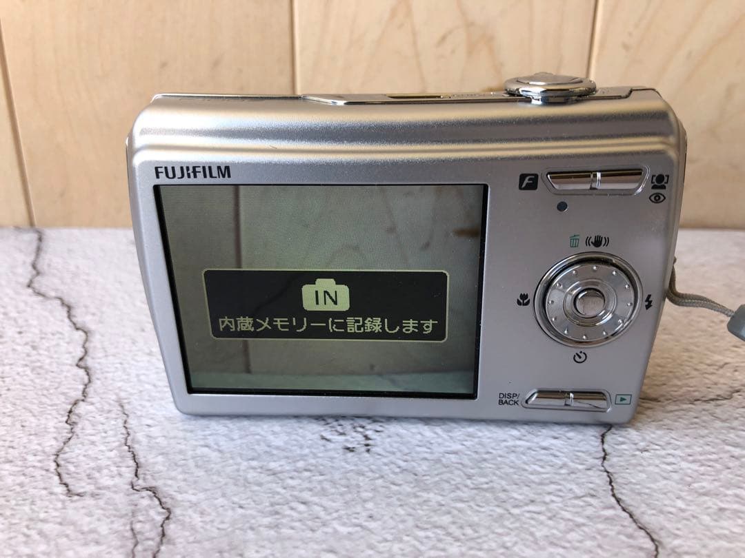 FUJIFILM finepix F100fd デジカメ (D8)