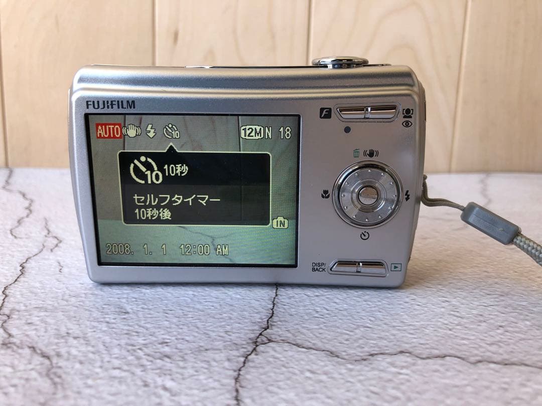 FUJIFILM finepix F100fd デジカメ (D8)