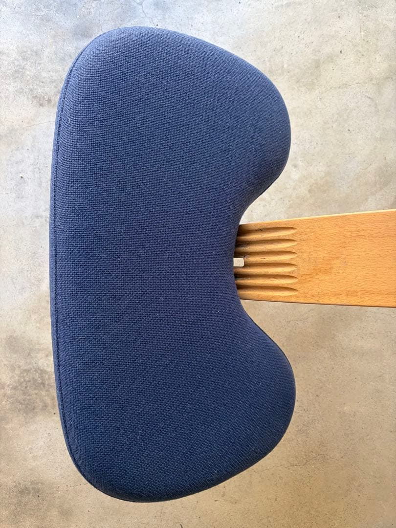 【良品】バランスイージー姿勢矯正チェア ネイビー