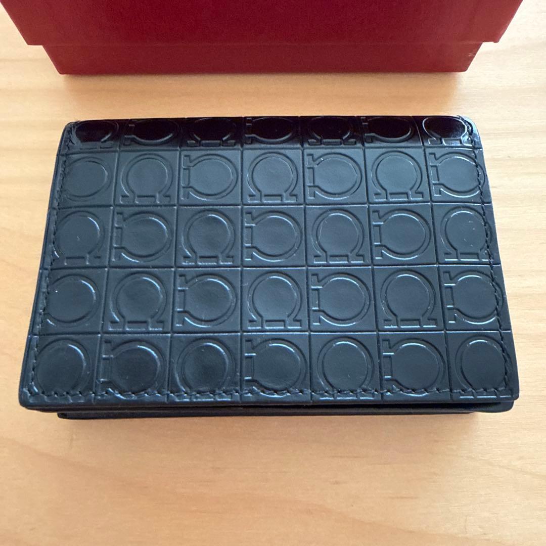 t*o様 フェラガモ　salvatore Ferragamo 名刺入れ　新品未使