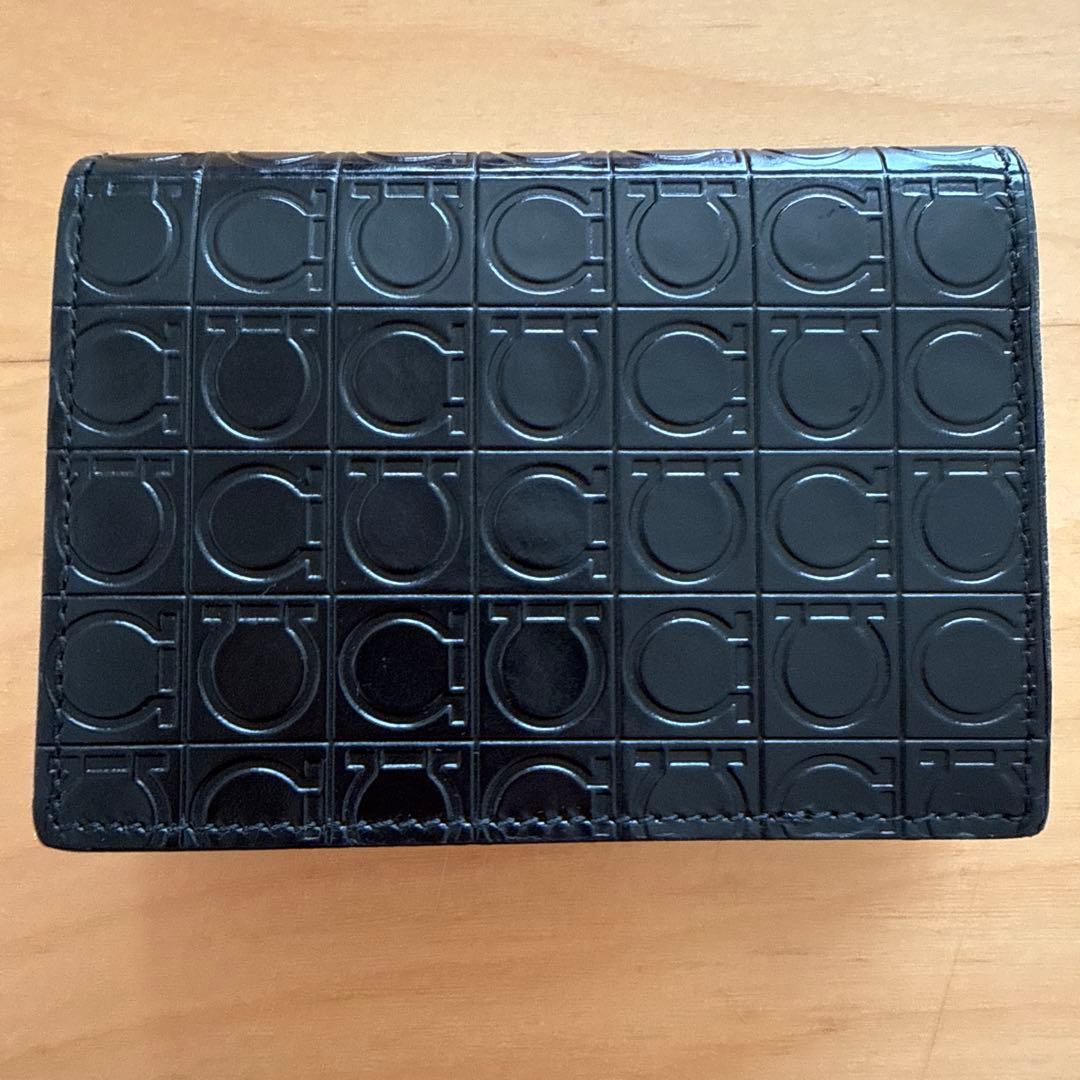 t*o様 フェラガモ　salvatore Ferragamo 名刺入れ　新品未使