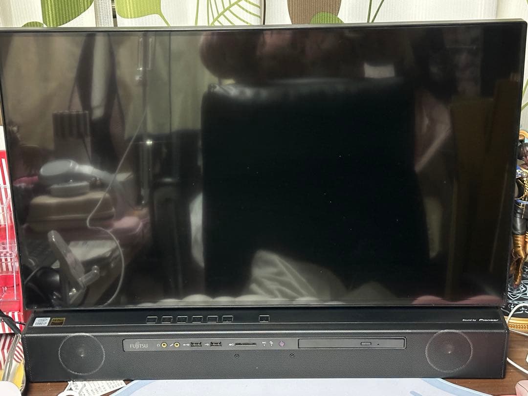 富士通FUJITSU 一体型デスクトップパソコン　ESPRIMO FH95/E2