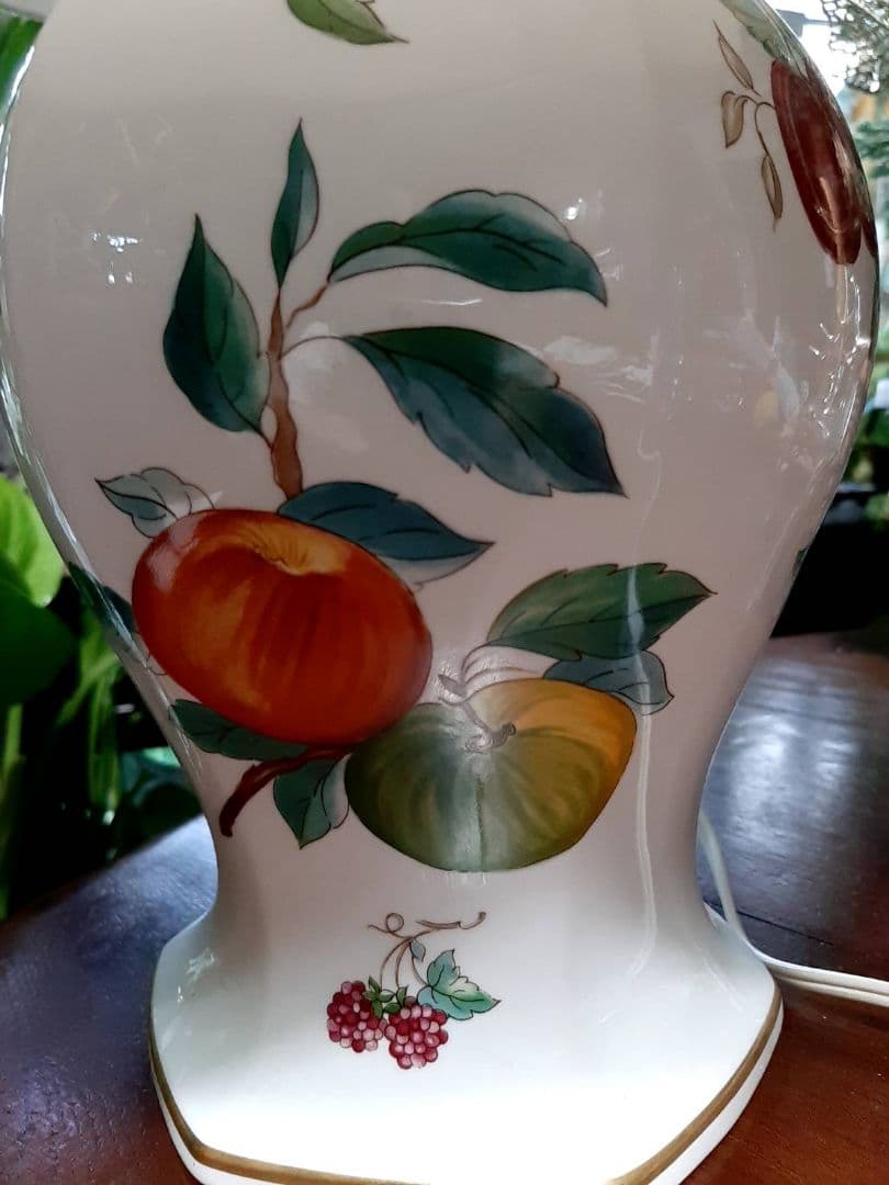 あっちゃん専用　廃盤 英国王室御用達 エインズレイ フルーツ柄 シェードランプ