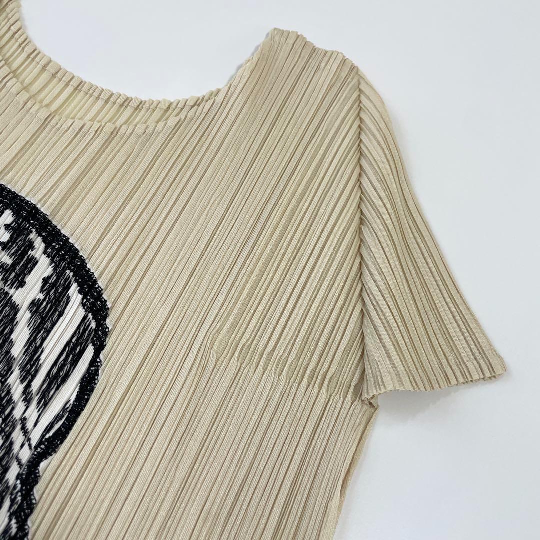 d*9様 プリーツプリーズ イッセイミヤケ 立体 半袖 カットソー ゼブラ アニ