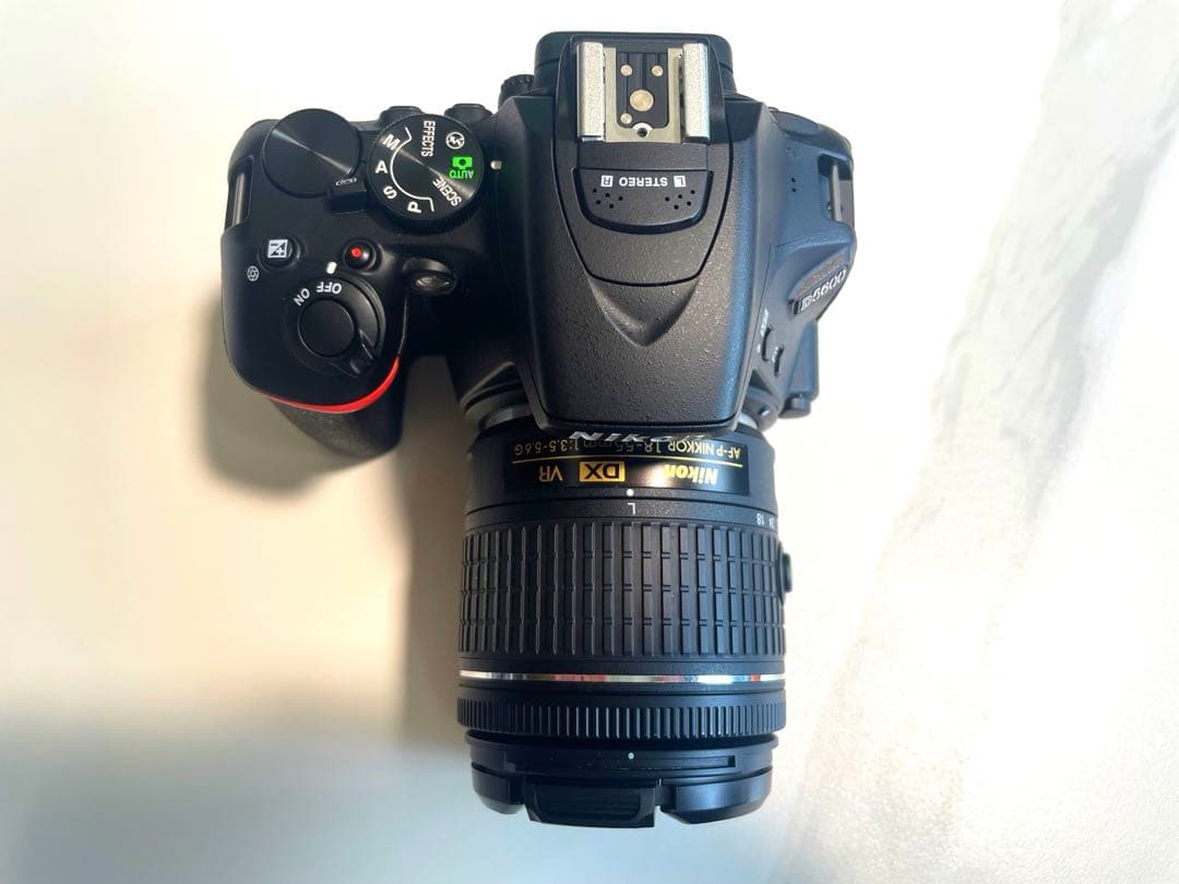 [美品]Nikon一眼カメラ D5600ダブルズームキット　ショット数1248枚
