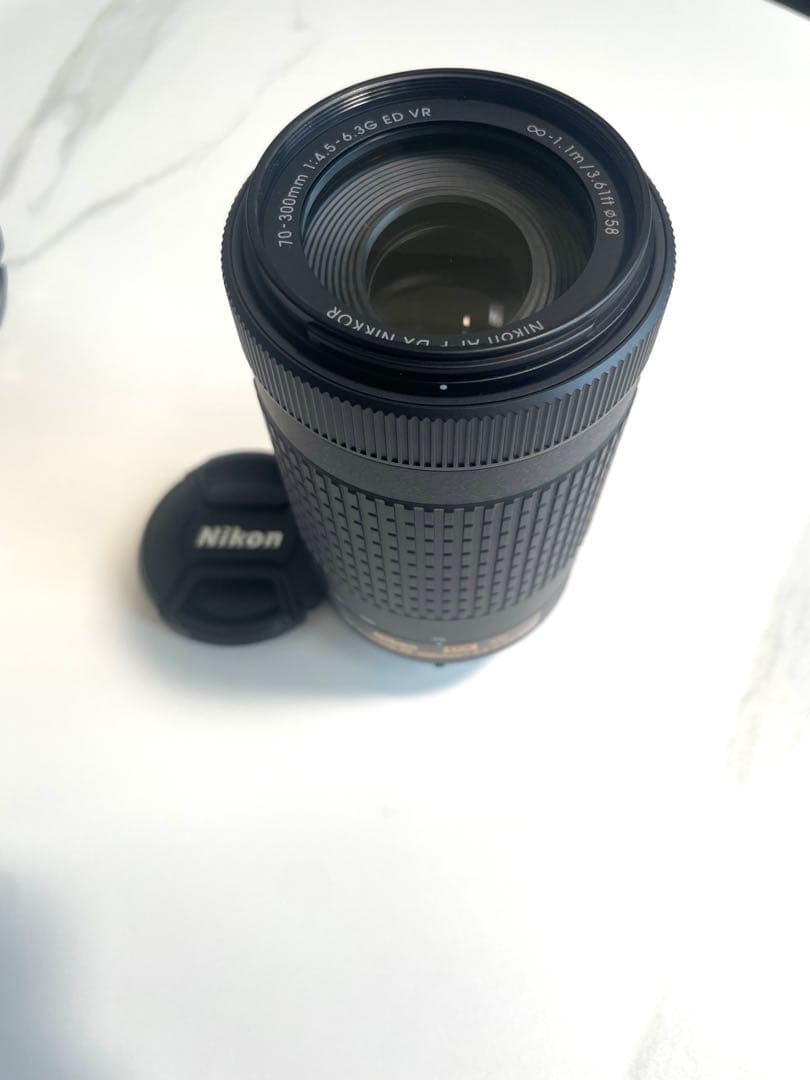 [美品]Nikon一眼カメラ D5600ダブルズームキット　ショット数1248枚