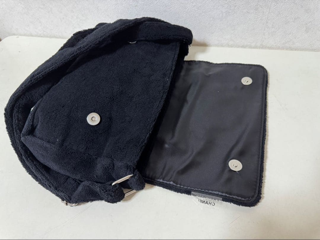 未使用 ブラックxホワイトロゴ ショルダーバッグ ノベルティ CHANEL