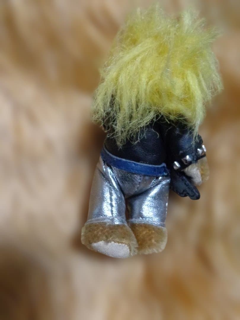 プラダ　ライオンのエレキギターチャーム