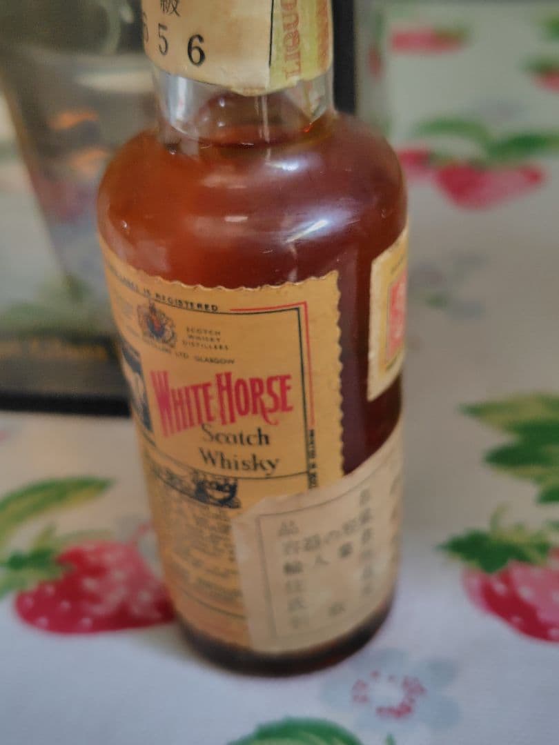 ジャックダニエル　50ml ホワイトホース　左馬ラベル　ミニボトル　グラスセット