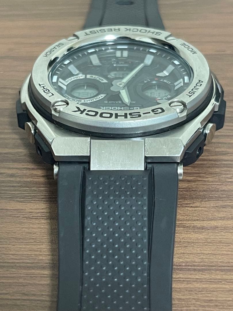 CASIOカシオ 腕時計 G-SHOCK電波ソーラー GST-W110-1AJF