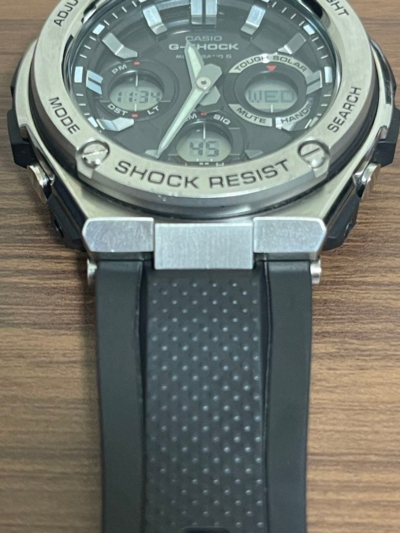 CASIOカシオ 腕時計 G-SHOCK電波ソーラー GST-W110-1AJF