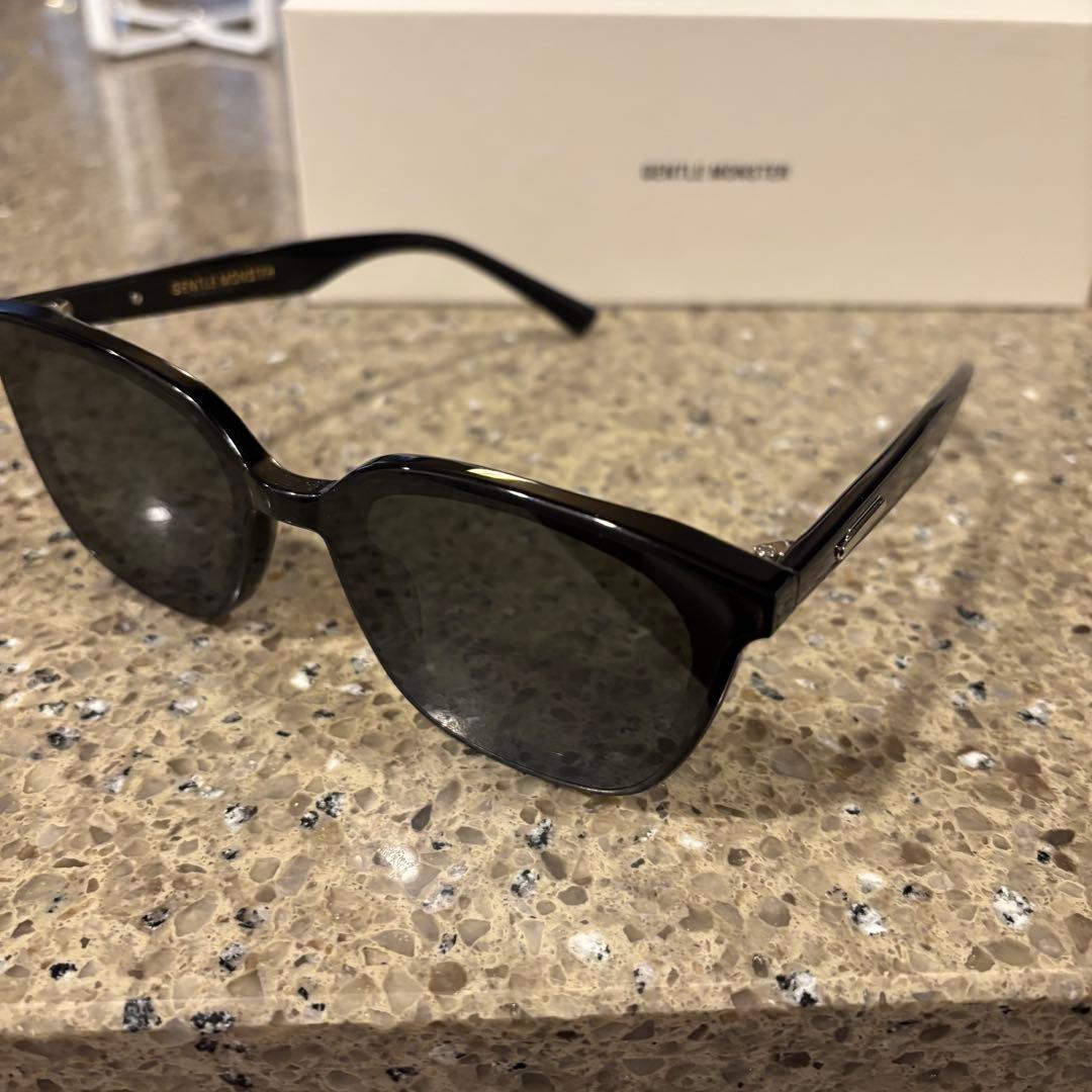 ジェントルモンスター　GENTLE MONSTER LILIT リリット　黒