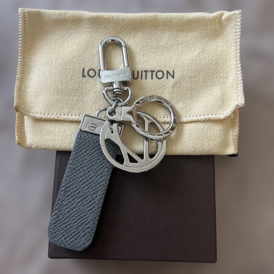 Louis Vuitton グレー キーリング