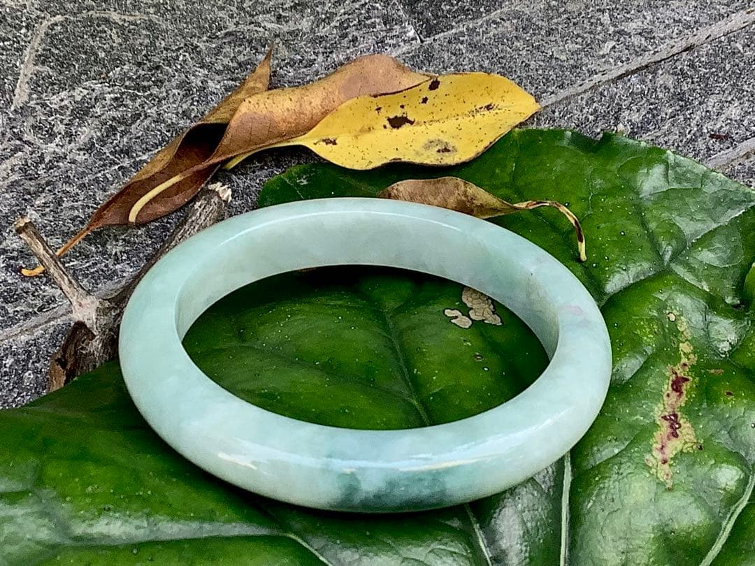 ✳️超絶*親方自信の1点　淡い緑糸魚川翡翠ブレスレット　高品質*高額バングル 鑑別