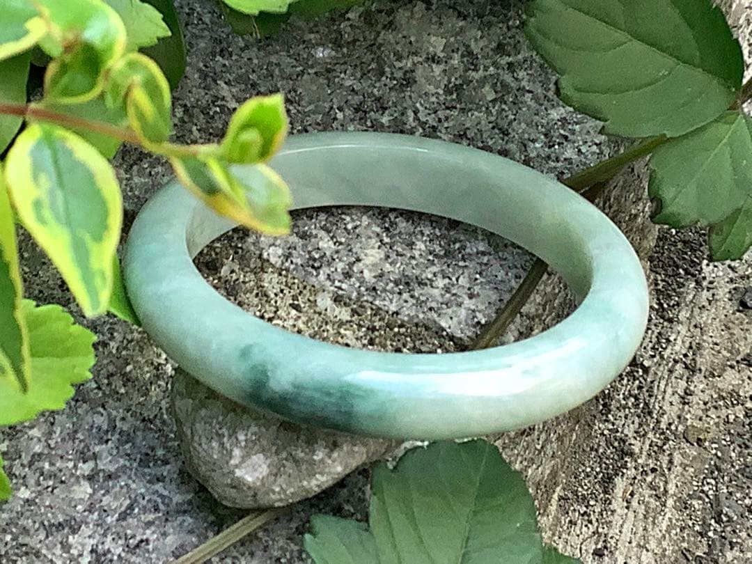 ✳️超絶*親方自信の1点　淡い緑糸魚川翡翠ブレスレット　高品質*高額バングル 鑑別