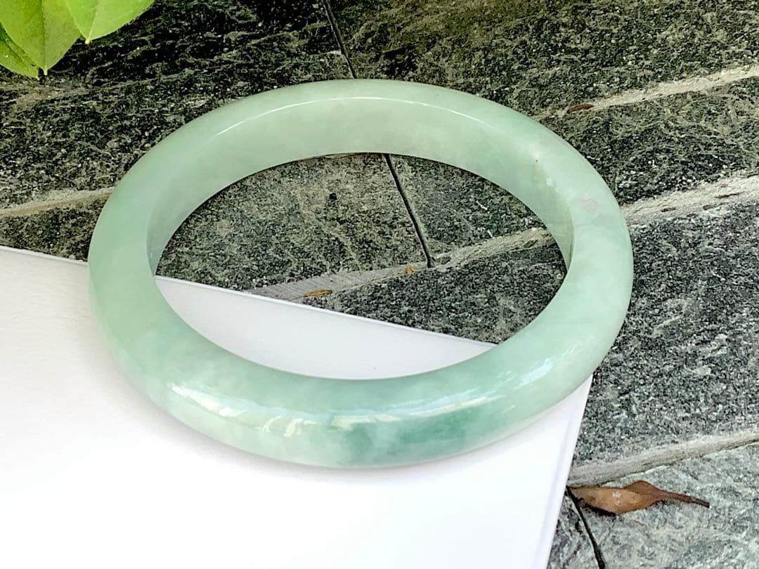 ✳️超絶*親方自信の1点　淡い緑糸魚川翡翠ブレスレット　高品質*高額バングル 鑑別