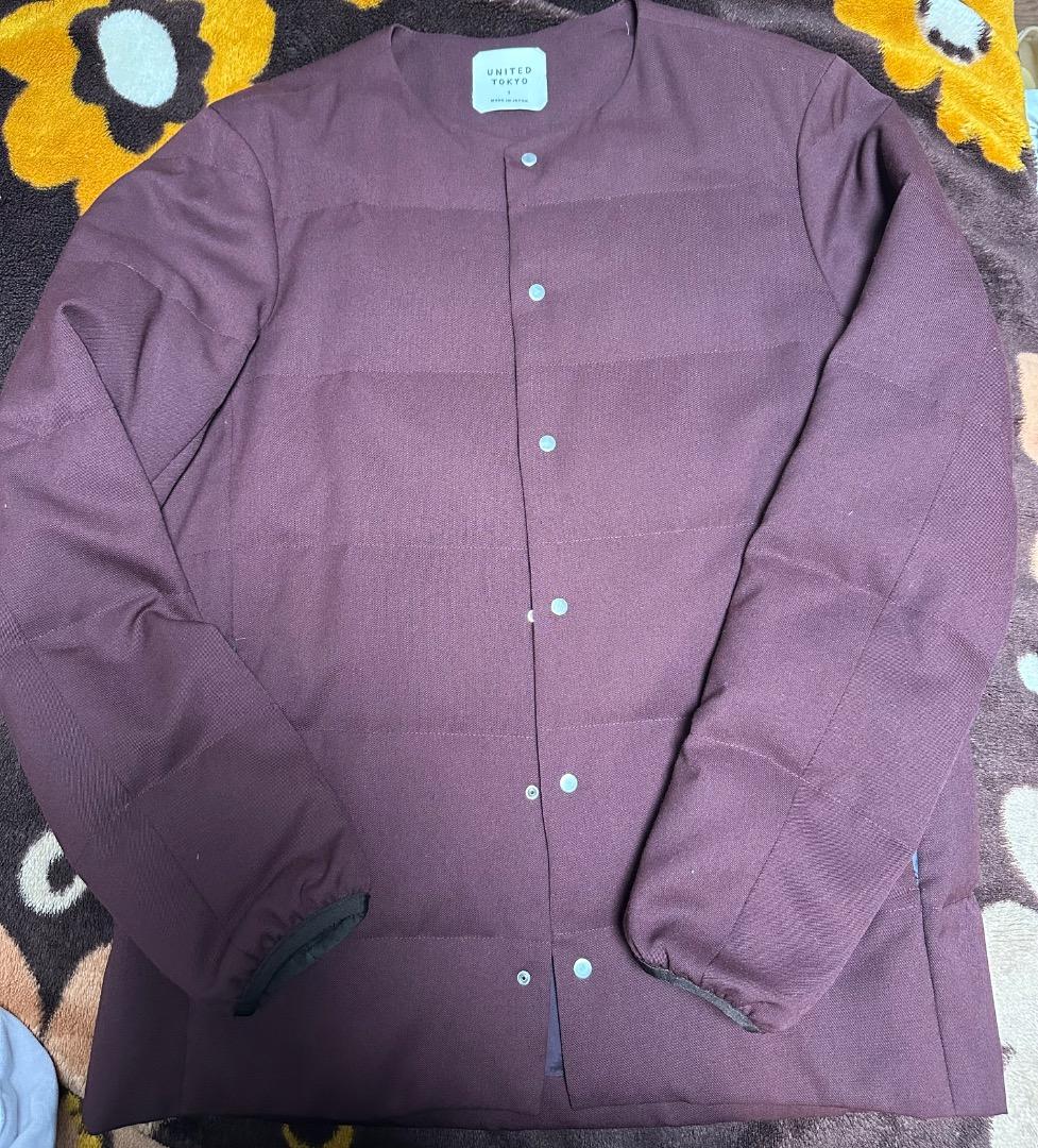 美品　ユナイテッドトウキョウ　ノーカラーダウンジャケット　インナーダウン