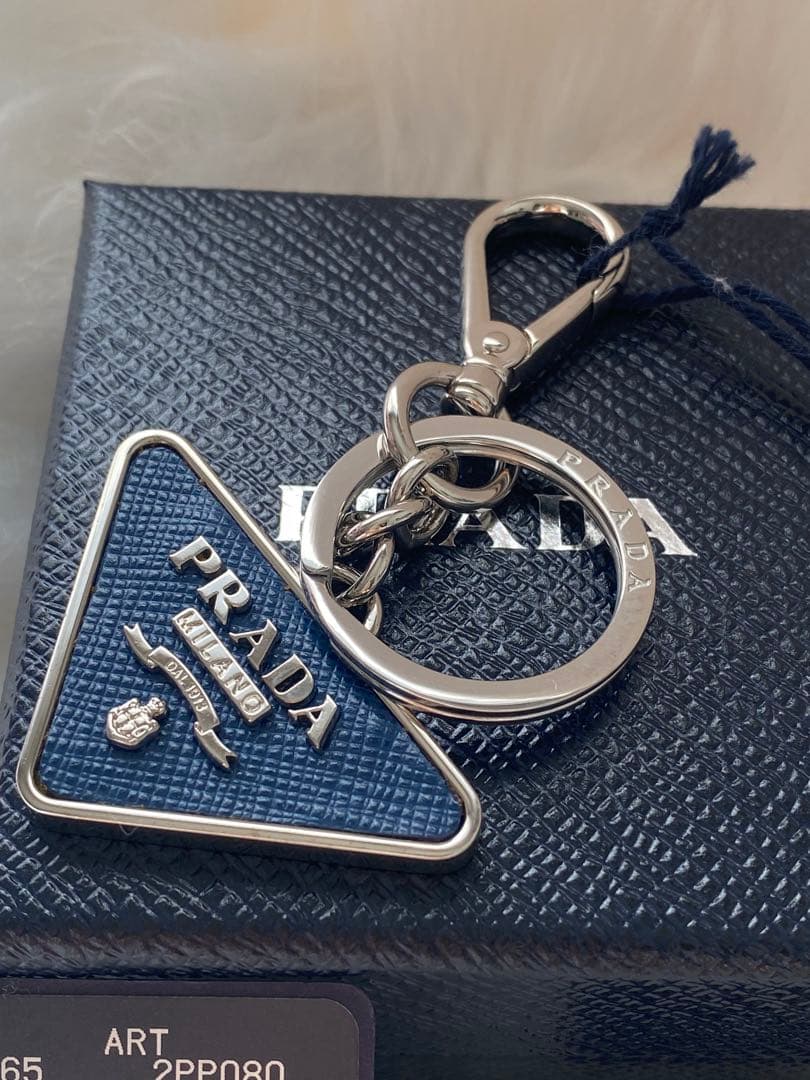 プラダ　キーホルダー　キーチェーン