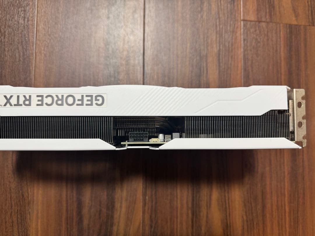 玄人志向 RTX 4070Ti EX Gamer White 12GB