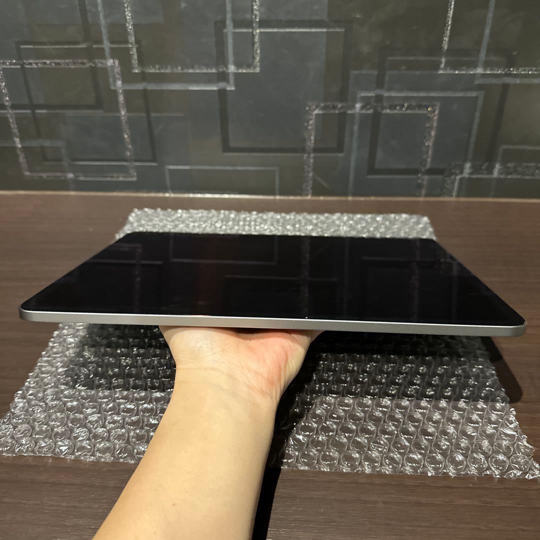 【美品】iPad Air 13インチ(M2)Wi-Fiモデル　128GB