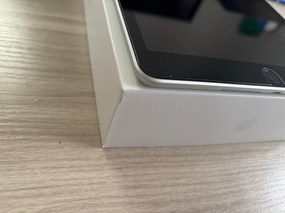 iPad 第9世代 64GB SIMフリー　ほぼ未使用に近い　3点セット