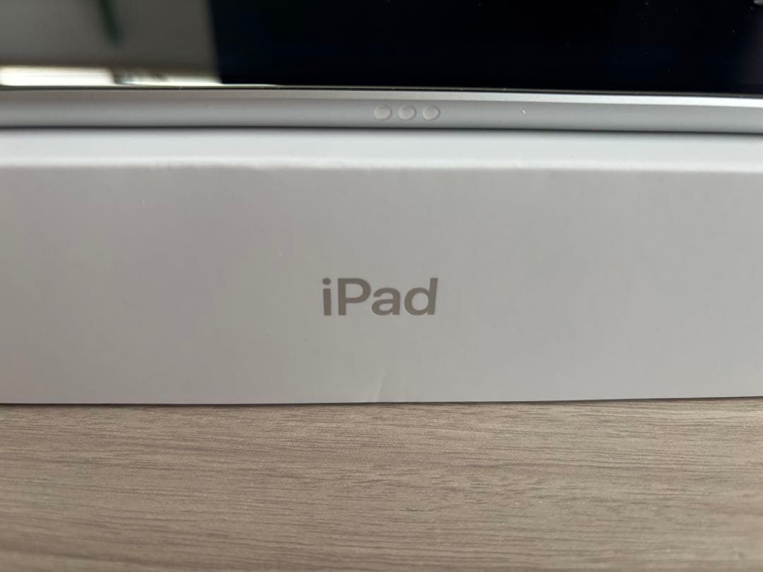 iPad 第9世代 64GB SIMフリー　ほぼ未使用に近い　3点セット