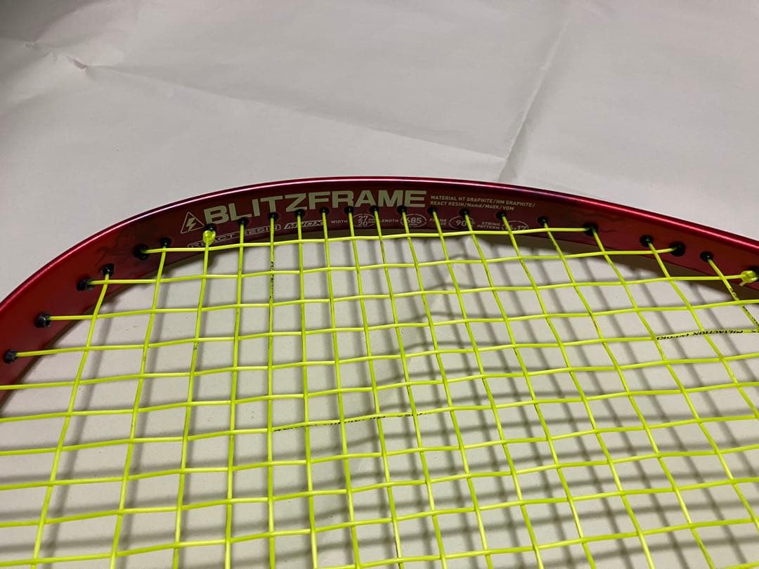 ボルトレイジ7Vテニスラケット 赤