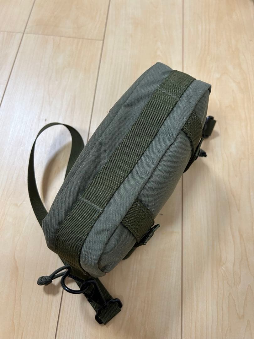 BRIEFING ショルダーバッグ オリーブ