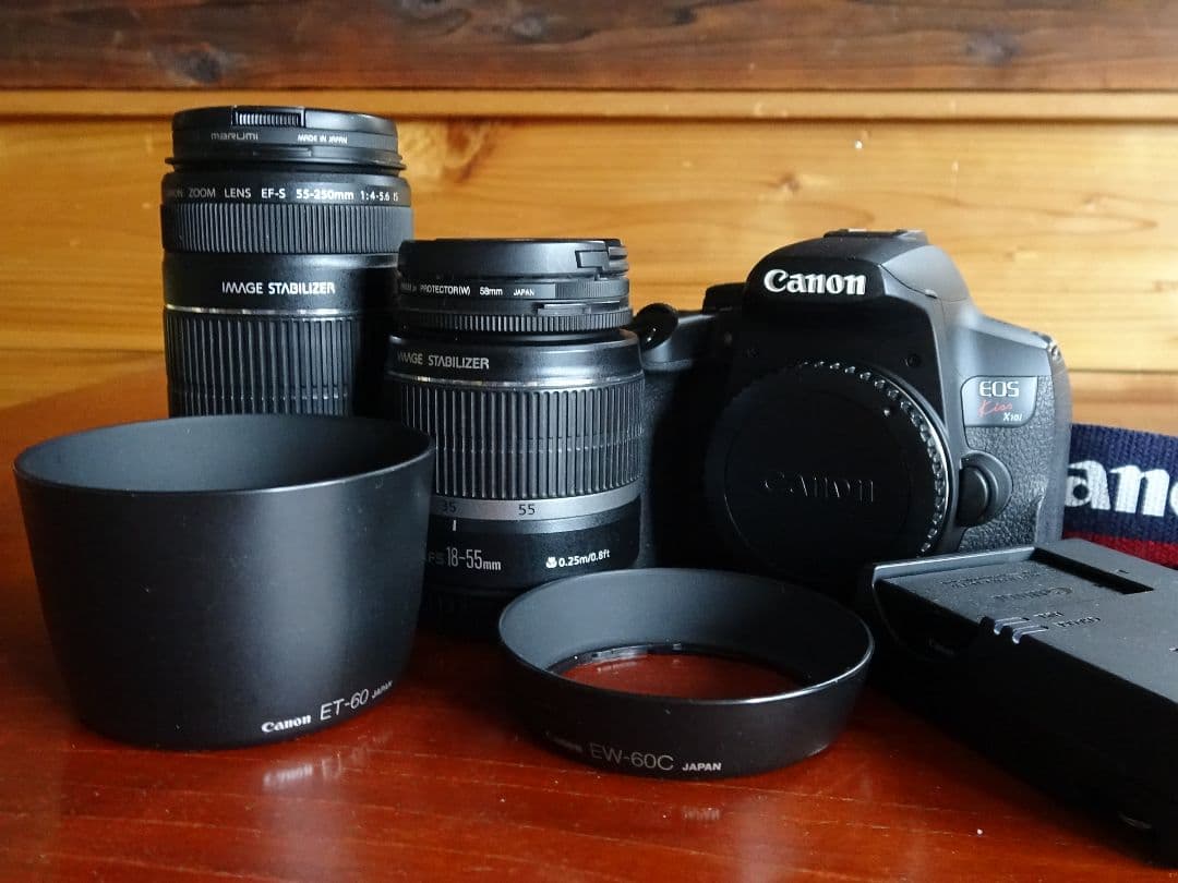 Canon EOS Kiss X10iダブルズームセット おまけ付き
